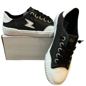 Blowfish Malibu Boys Warren Slip On Sneakers Size 3 Black and White